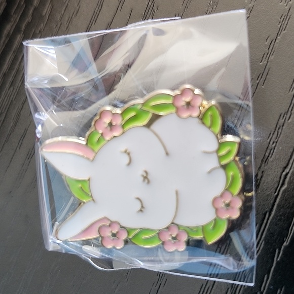 Pastel Floral Bunny Rabbit Pin - Picture 4 of 4